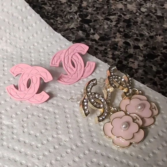 Source Unknown Pink and Gold Earrings Set - Picture 7 of 7